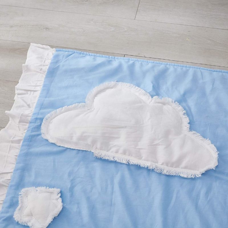 3d Love Heart Cloud Star Pattched Design Set Posteljine Za Dječju Sobu 100% Pamuk Plava Posteljina Za Krevetić S Bijelim Volanima