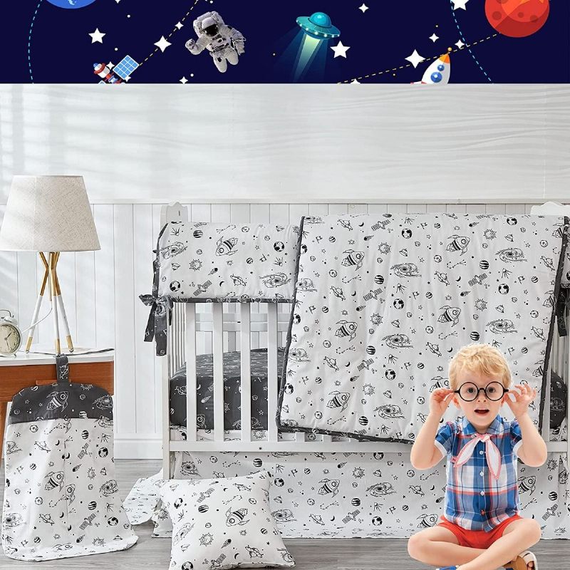 7kom Sivo-bijeli Set Posteljine Za Dječji Krevetić S Uzorkom Rakete Svemirskog Broda Set Za Dječju Sobu