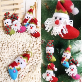 Ukrasi Za Božićno Drvce U Stilu Čarapa Djeda Mraza I Snjegovića